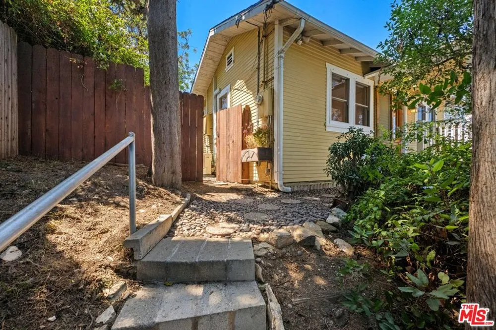 1812 Wollam Street Los Angeles, CA 90065