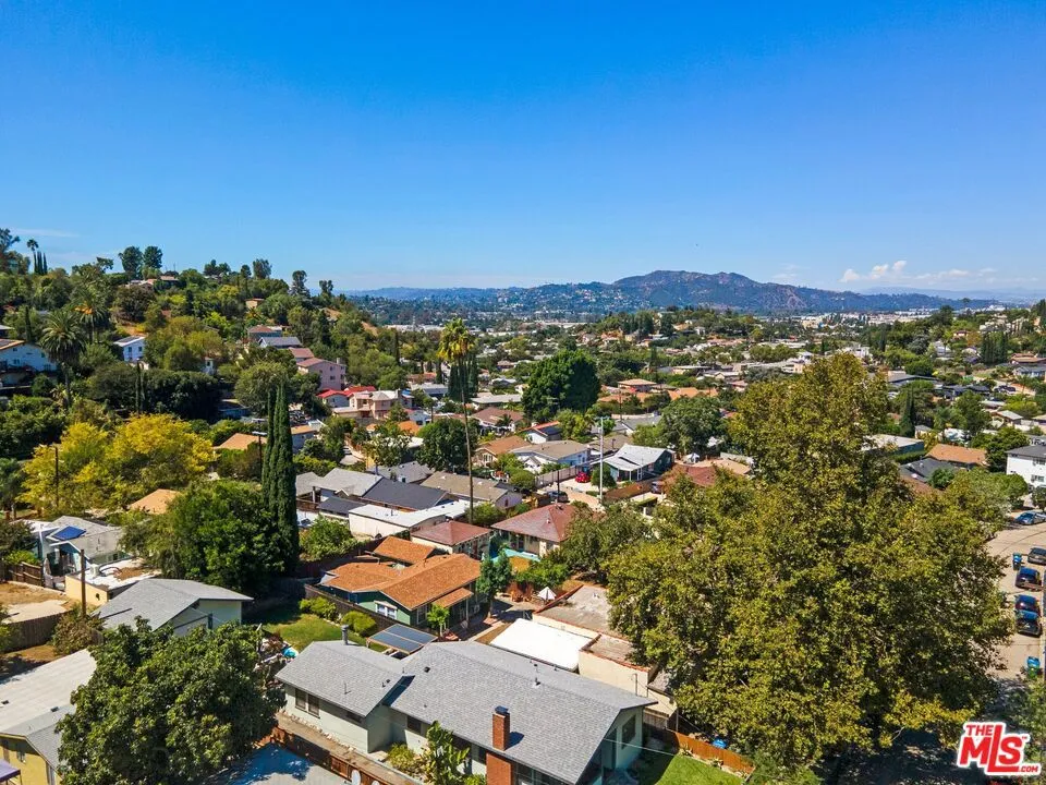 1812 Wollam Street Los Angeles, CA 90065
