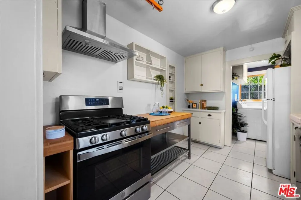 1812 Wollam Street Los Angeles, CA 90065