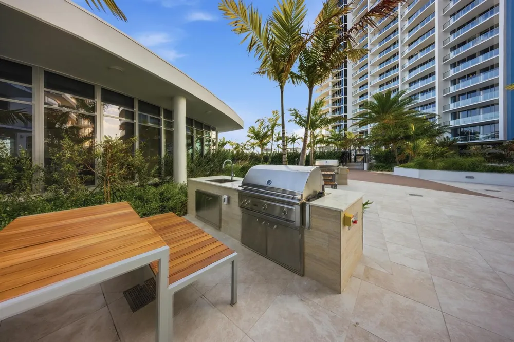 220 Lake Shore Drive #1407 Lake Park, FL 33403