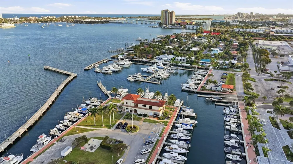 220 Lake Shore Drive #1407 Lake Park, FL 33403