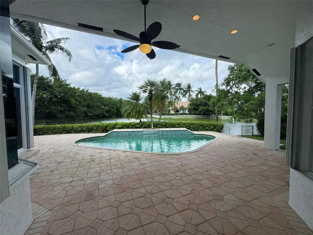11165 Whitehawk Street Plantation, FL 33324
