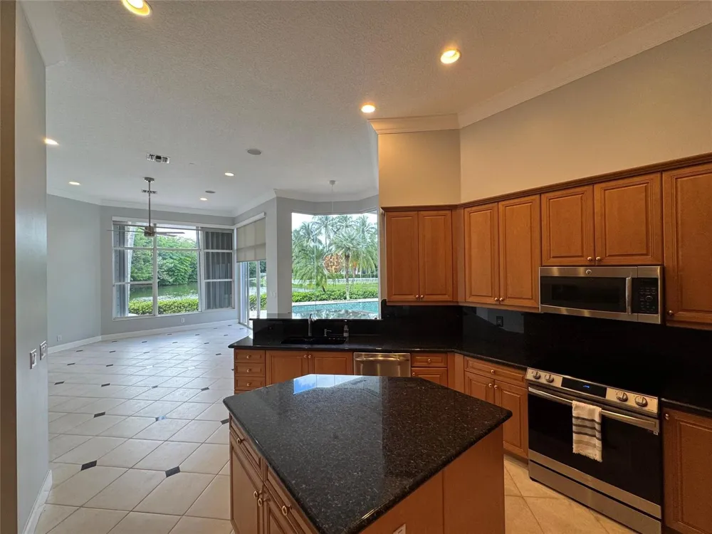 11165 Whitehawk Street Plantation, FL 33324
