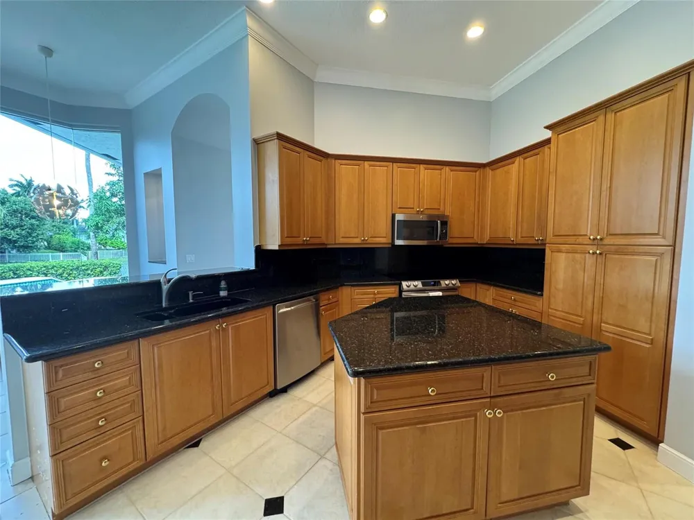 11165 Whitehawk Street Plantation, FL 33324