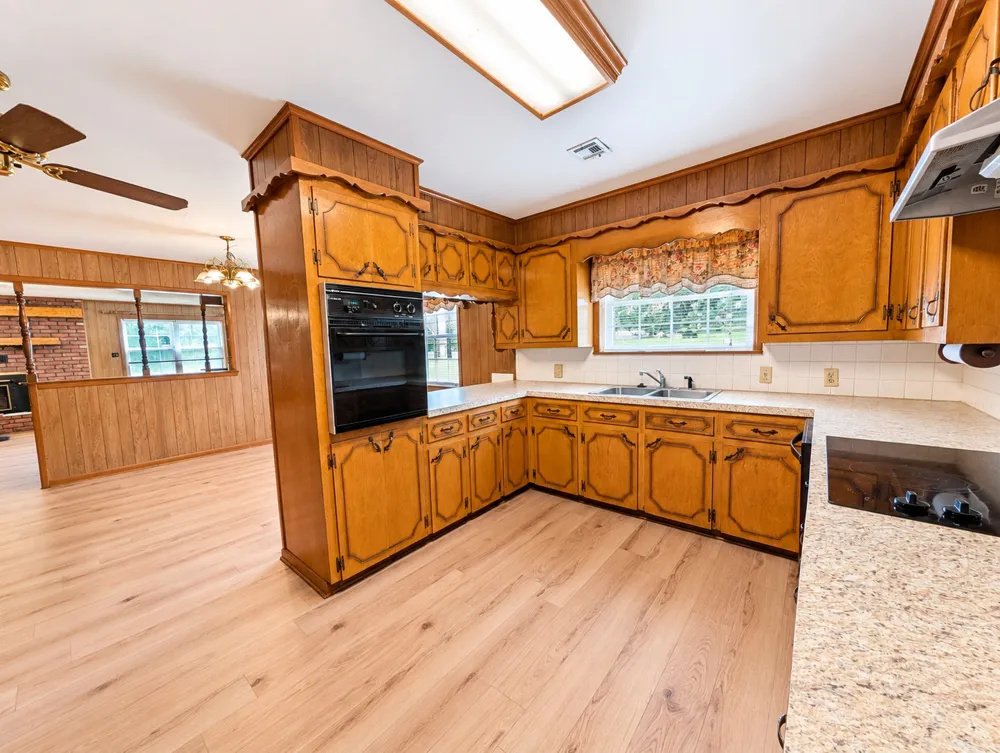 28897 E 141st Street S Coweta, OK 74429