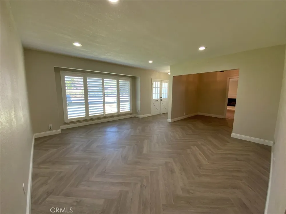761 W 6th Ontario, CA 91762