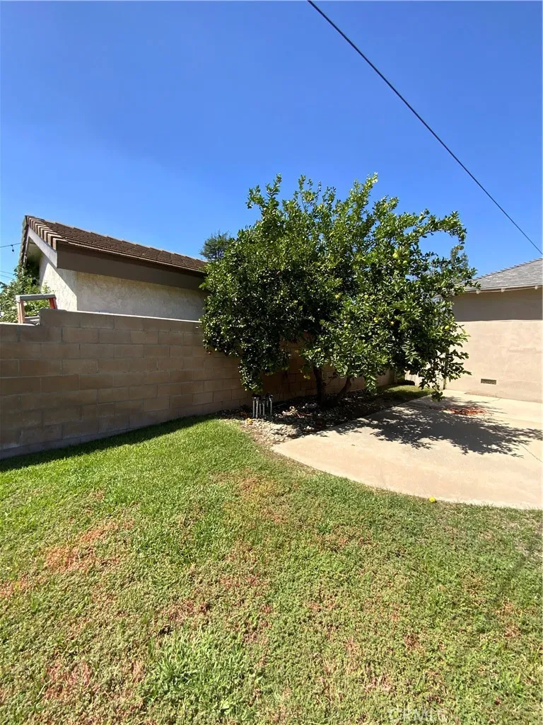 761 W 6th Ontario, CA 91762