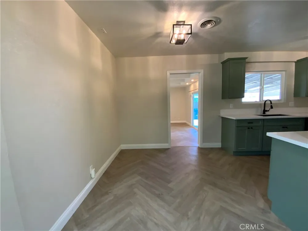 761 W 6th Ontario, CA 91762