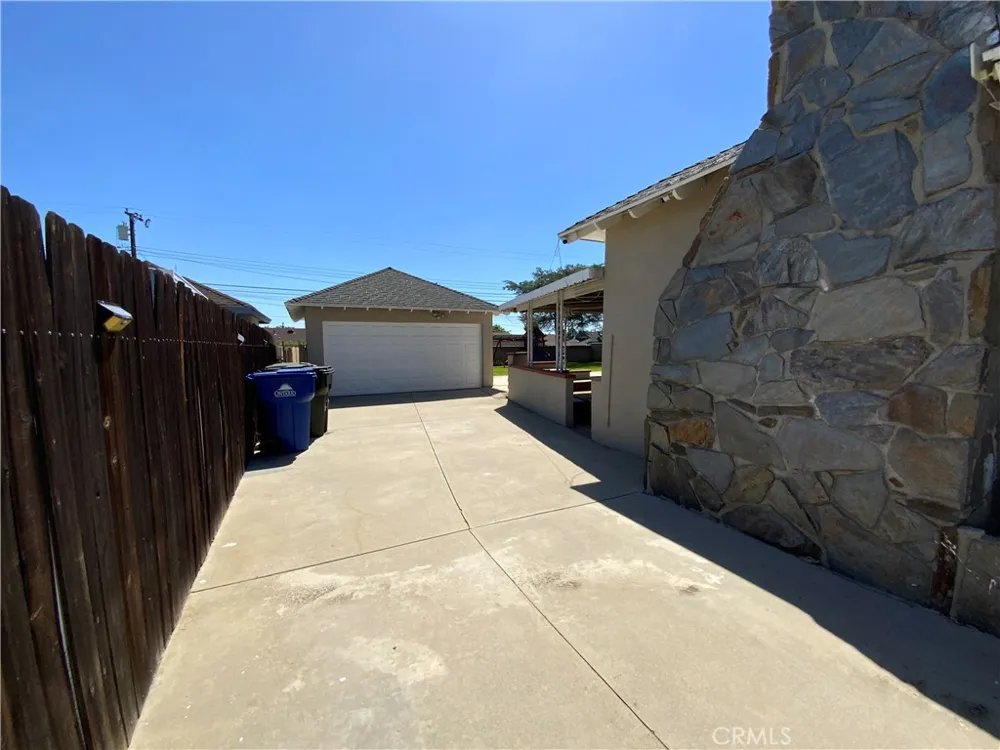 761 W 6th Ontario, CA 91762