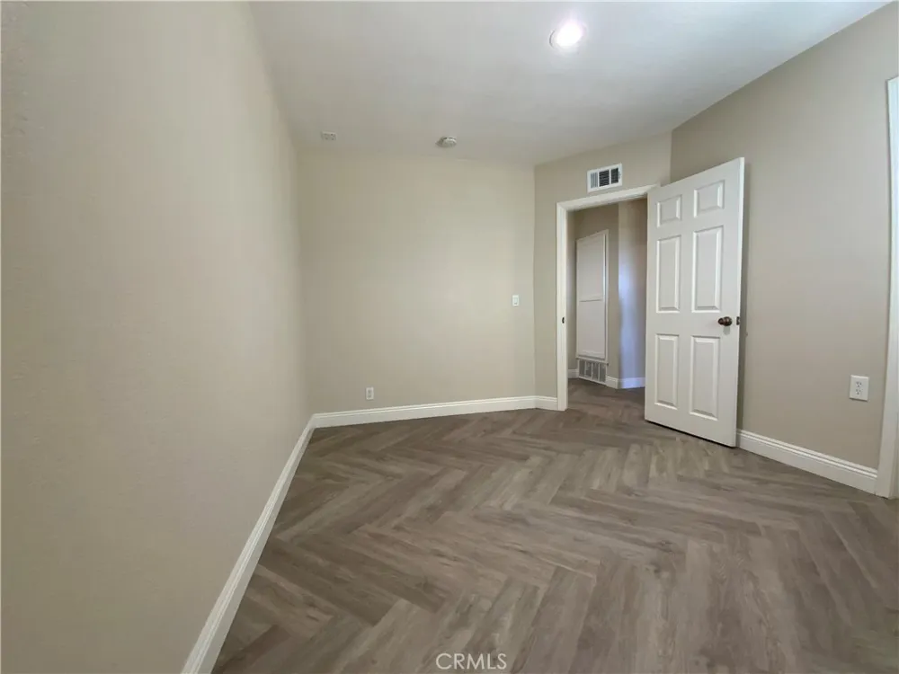 761 W 6th Ontario, CA 91762