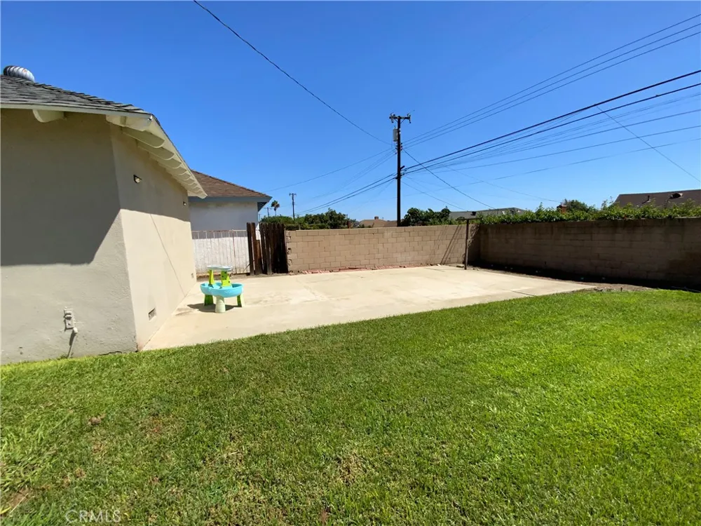 761 W 6th Ontario, CA 91762