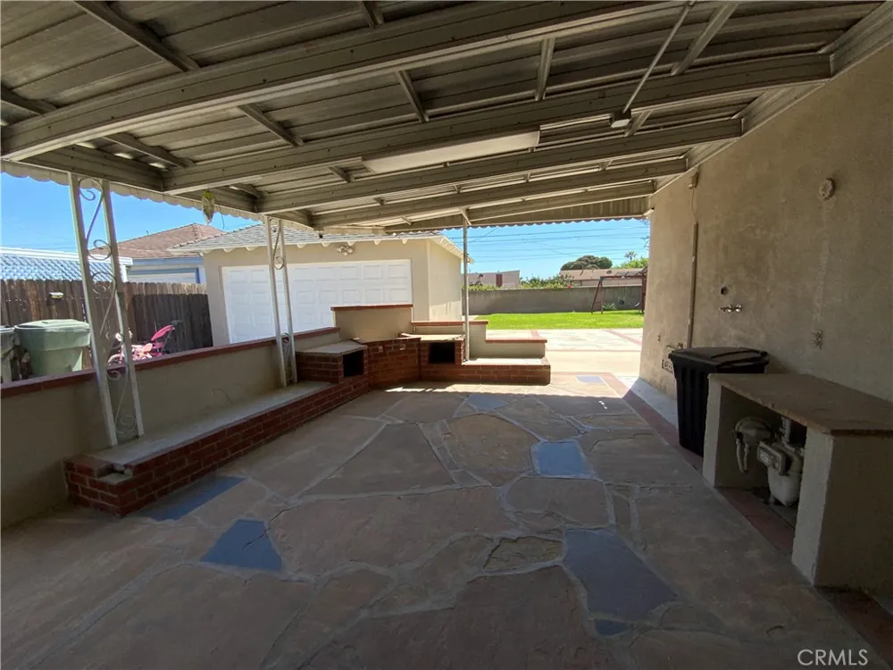 761 W 6th Ontario, CA 91762