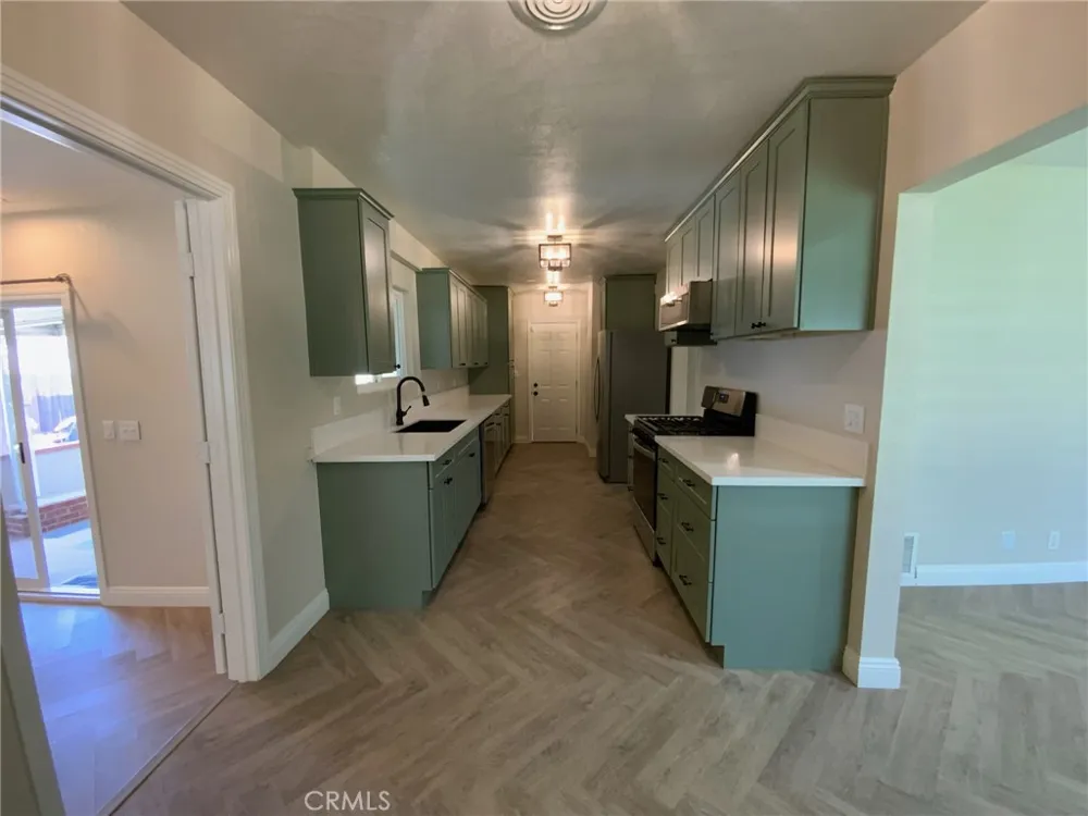 761 W 6th Ontario, CA 91762