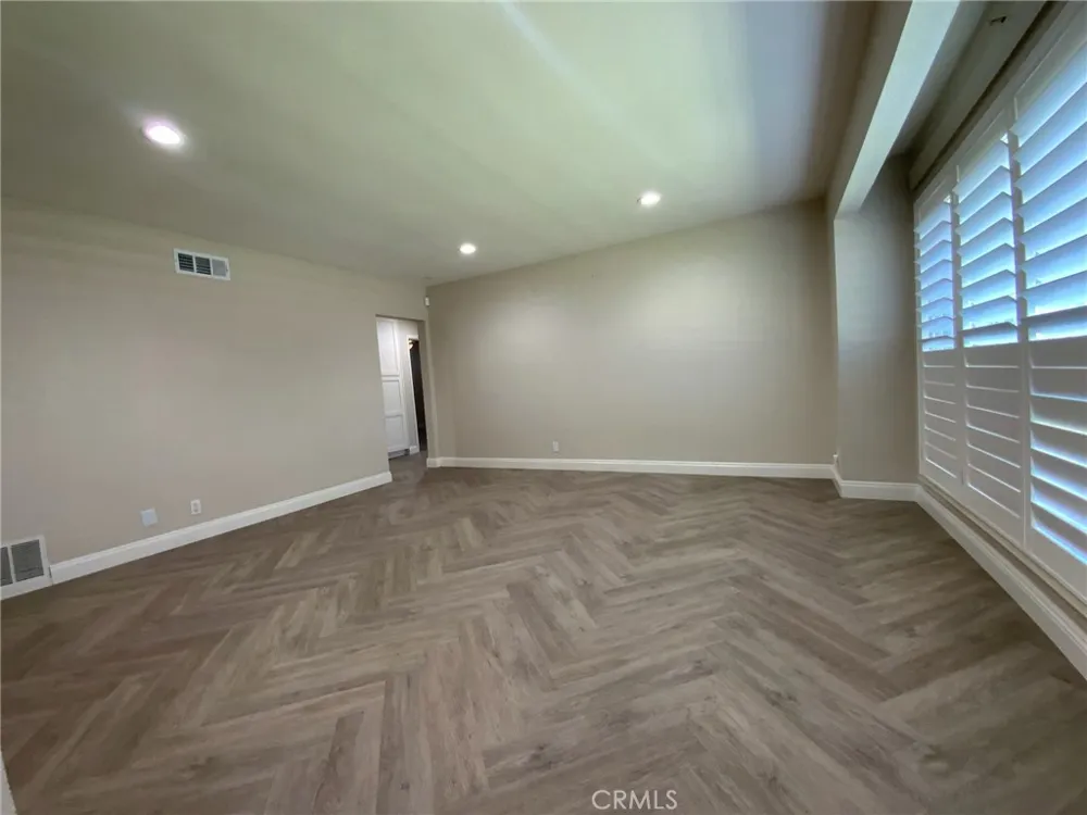 761 W 6th Ontario, CA 91762