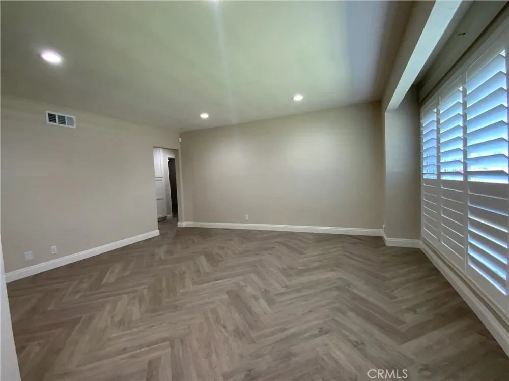 761 W 6th Ontario, CA 91762