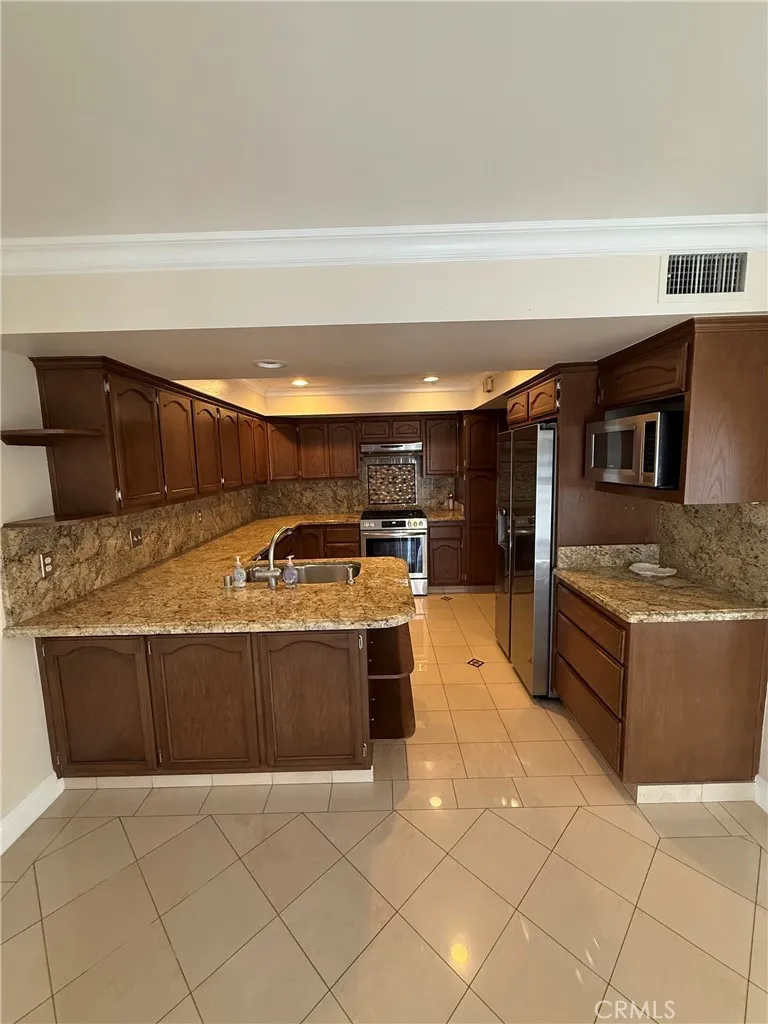 9 Mandrake Irvine, CA 92612