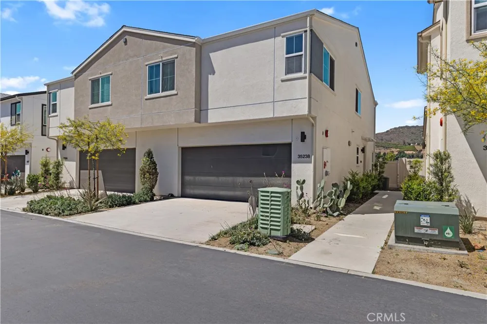 35238 Blossom Fallbrook, CA 92028