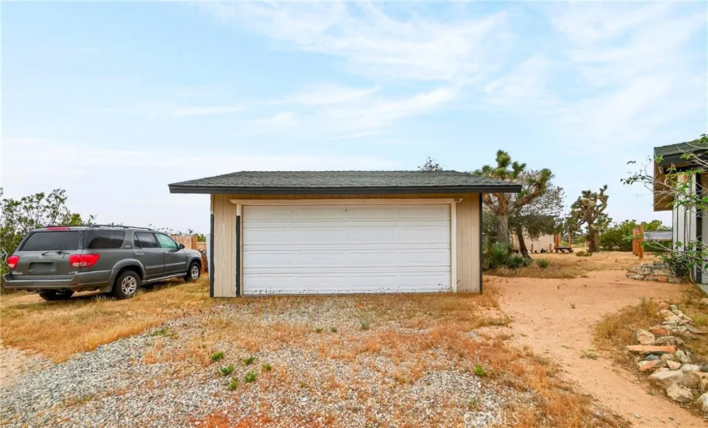 57661 Aberdeen Yucca Valley, CA 92284