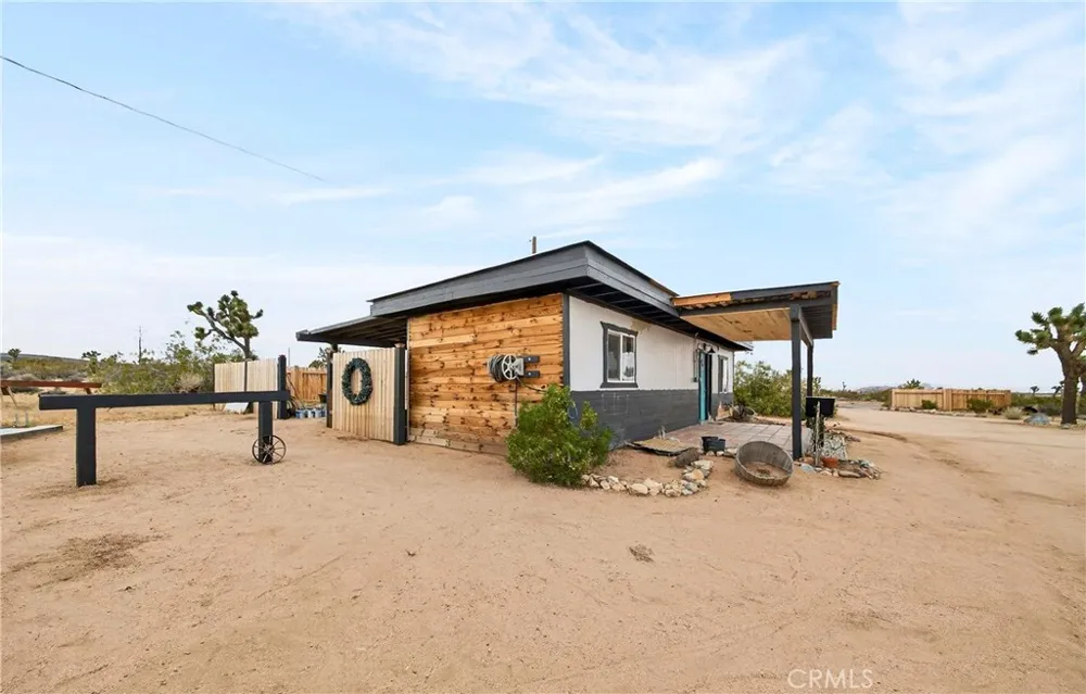 57661 Aberdeen Yucca Valley, CA 92284