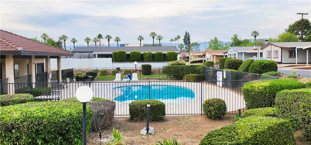 2595 Atlanta #19 Riverside, CA 92507