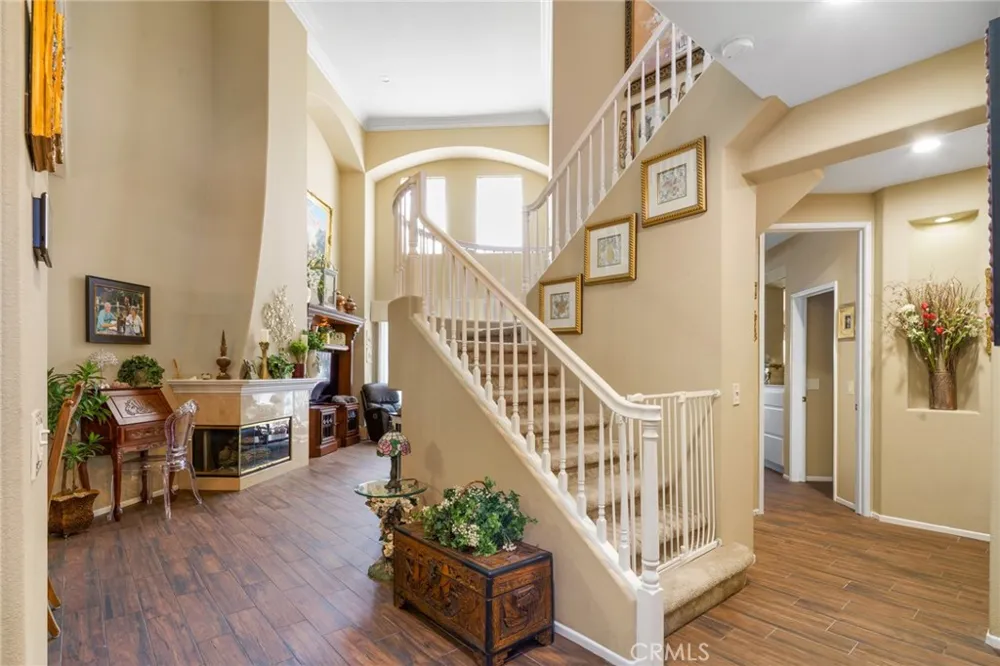 24736 Avignon Drive Valencia, CA 91355