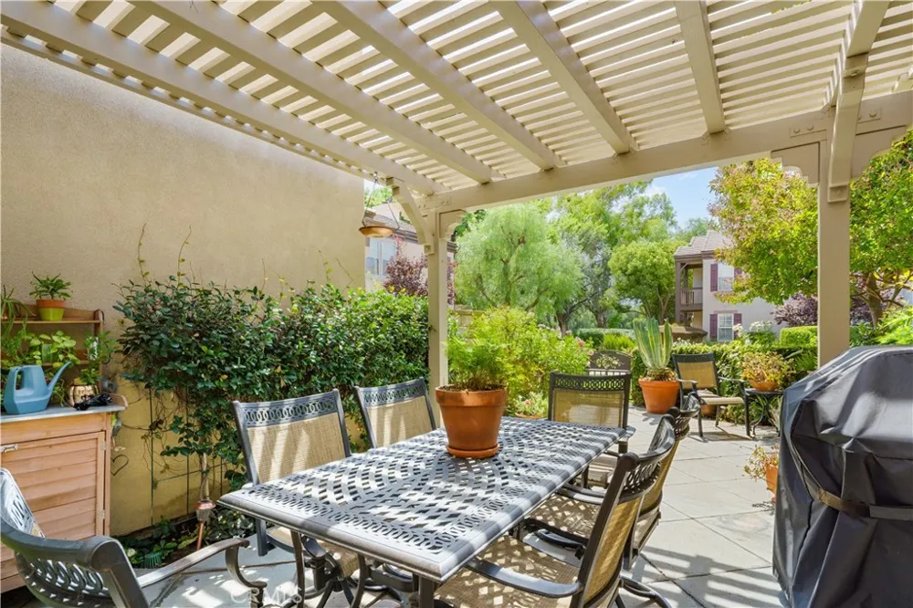 24736 Avignon Drive Valencia, CA 91355