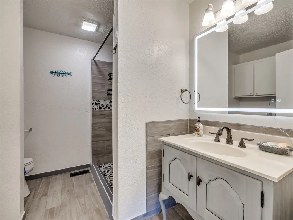 24 W Rachel Street Bixby, OK 74008