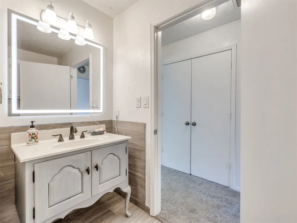 24 W Rachel Street Bixby, OK 74008