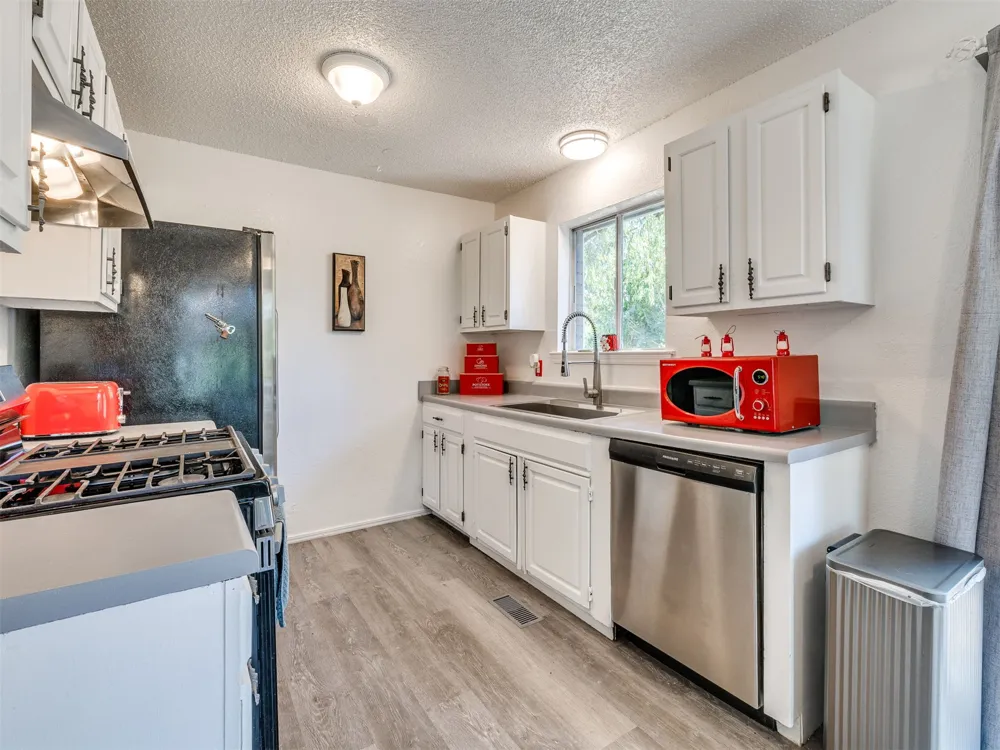 24 W Rachel Street Bixby, OK 74008