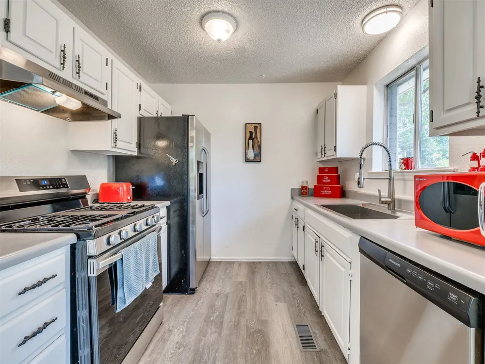 24 W Rachel Street Bixby, OK 74008