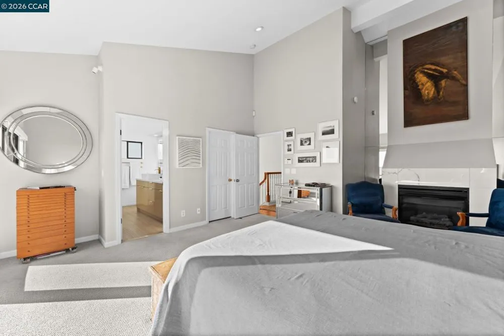 5 Schooner Hill Oakland, CA 94618