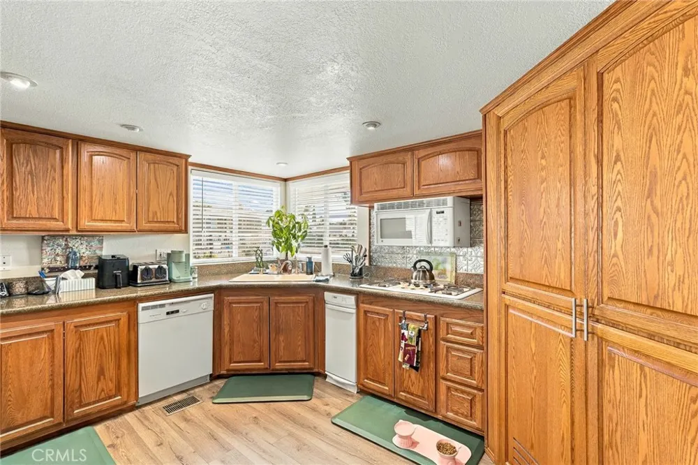 10210 Baseline #192 Rancho Cucamonga, CA 91701