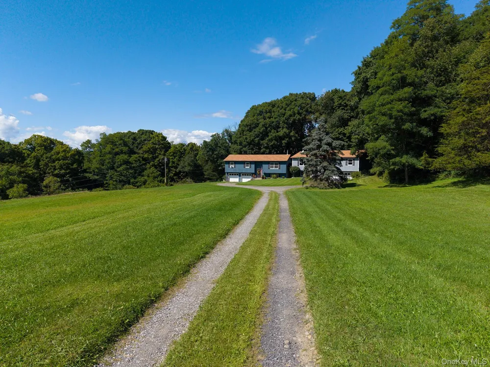 17 Slate Field Lane Clinton Corners, NY 12514