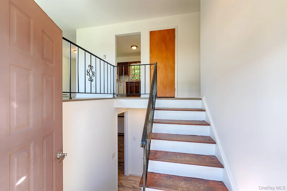 17 Slate Field Lane Clinton Corners, NY 12514