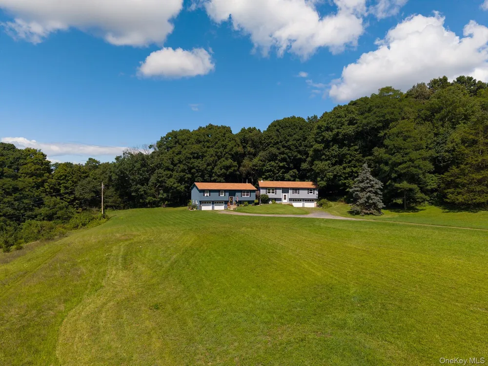 17 Slate Field Lane Clinton Corners, NY 12514