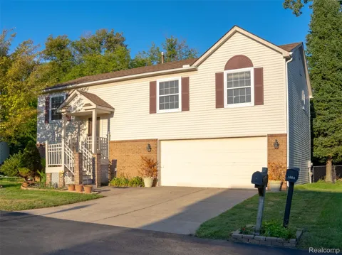 1639 Tulip Lane