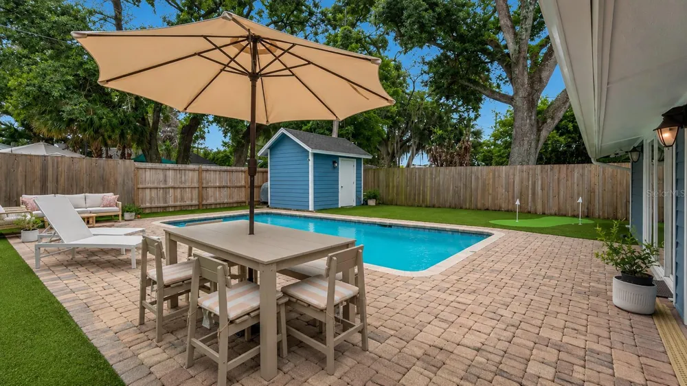 1819 LAKE SUE DRIVE Orlando, FL 32803