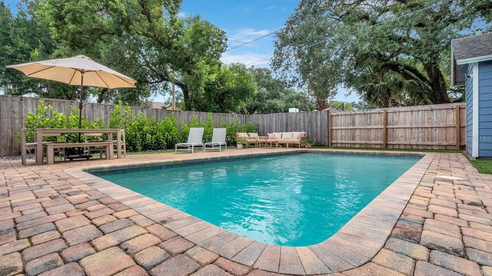 1819 LAKE SUE DRIVE Orlando, FL 32803