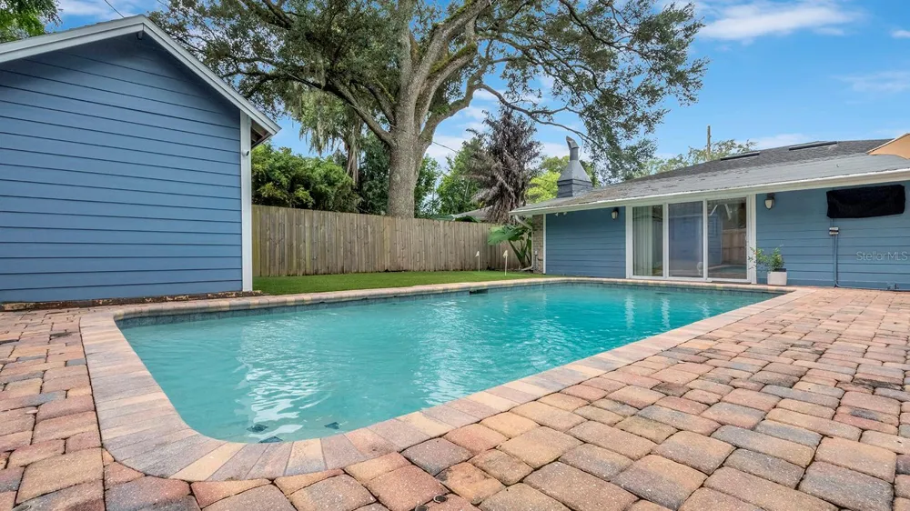 1819 LAKE SUE DRIVE Orlando, FL 32803
