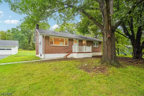 60 Flower Ave