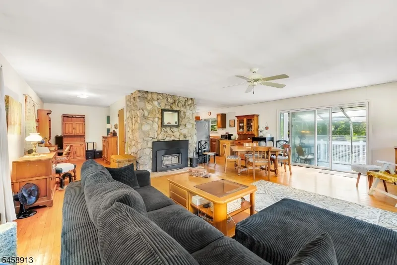 6 Barberry St Vernon, NJ 07418