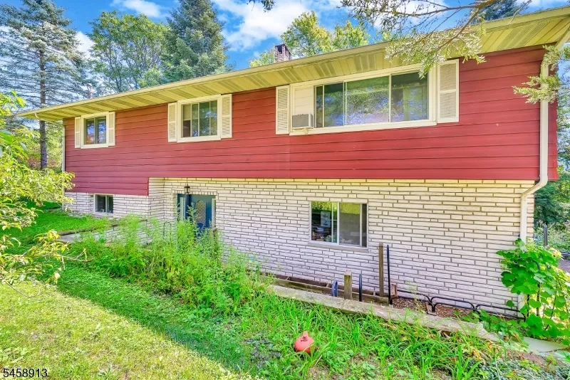 6 Barberry St Vernon, NJ 07418