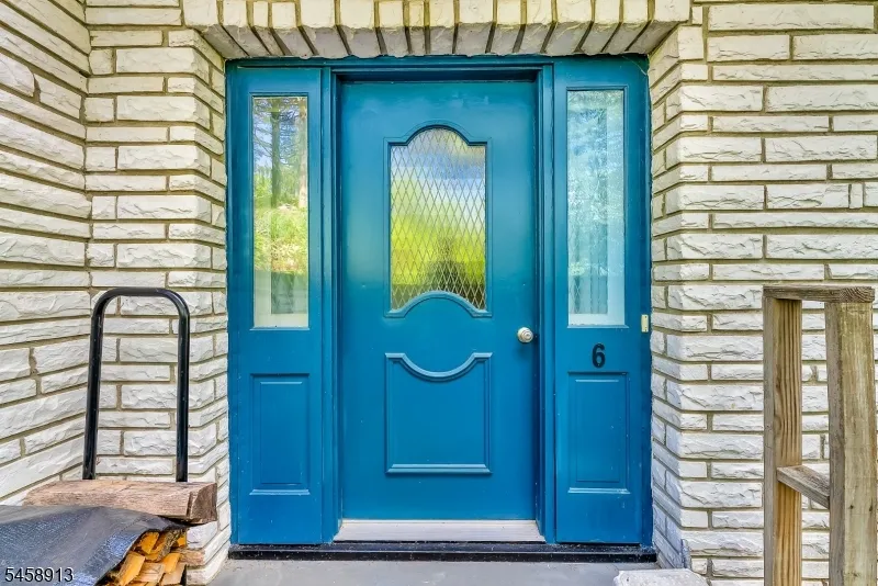 6 Barberry St Vernon, NJ 07418
