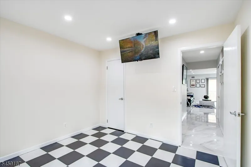 825 Riverside Ave #B202 Unit B202 Lyndhurst, NJ 07071