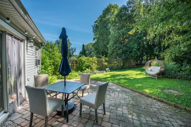 15 Mayne Ave Byram, NJ 07874