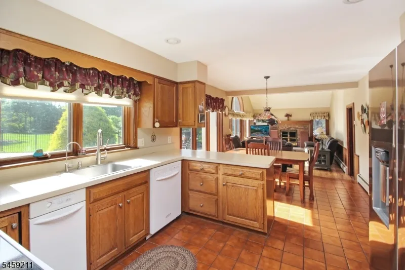 7 Cherokee Trl Blairstown, NJ 07825