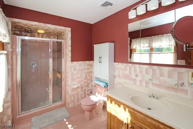 7 Cherokee Trl Blairstown, NJ 07825