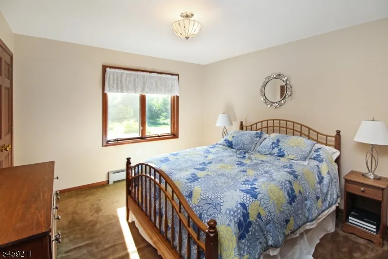 7 Cherokee Trl Blairstown, NJ 07825