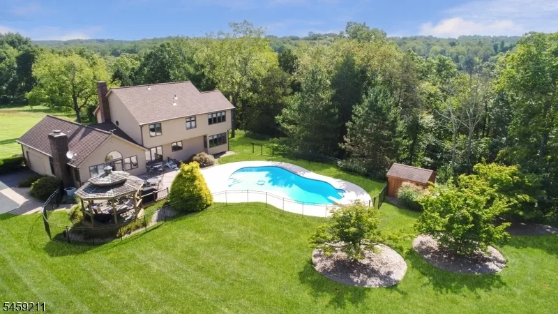 7 Cherokee Trl Blairstown, NJ 07825
