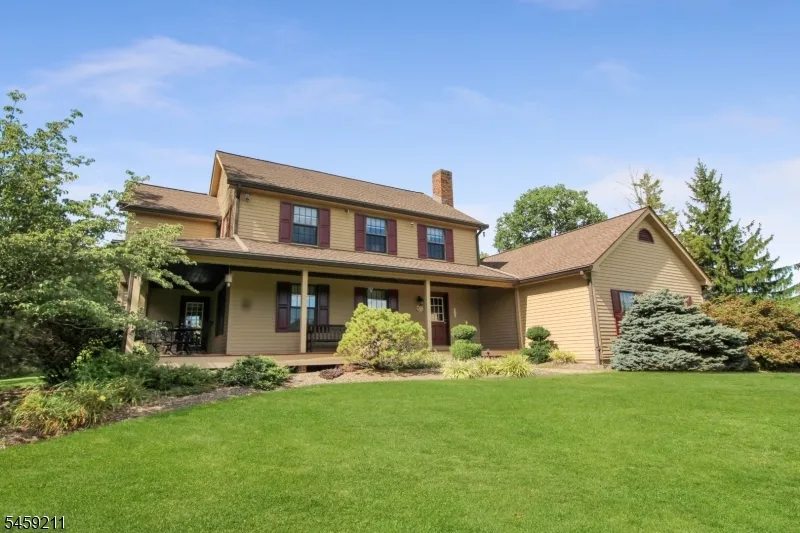 7 Cherokee Trl Blairstown, NJ 07825